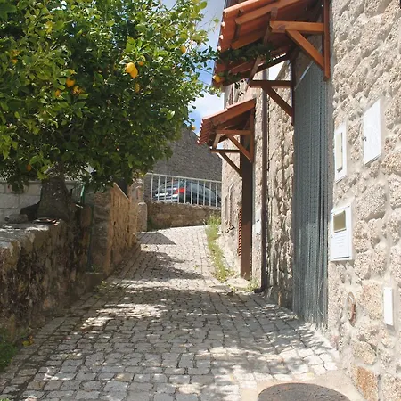 Moradia Familia Escoto Holiday home Monsanto
