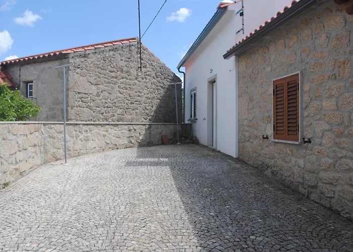 Moradia Familia Escoto 度假居 *