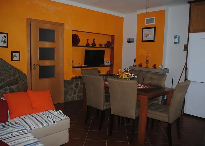 Moradia Familia Escoto * 蒙桑图