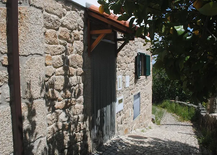 Moradia Familia Escoto 度假居 *